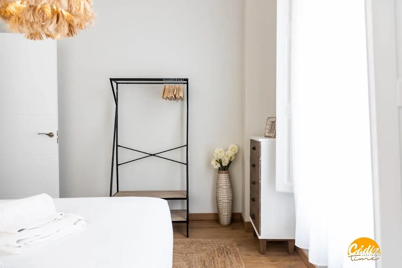 Carpenter'S Home By Cadiz Time Spain