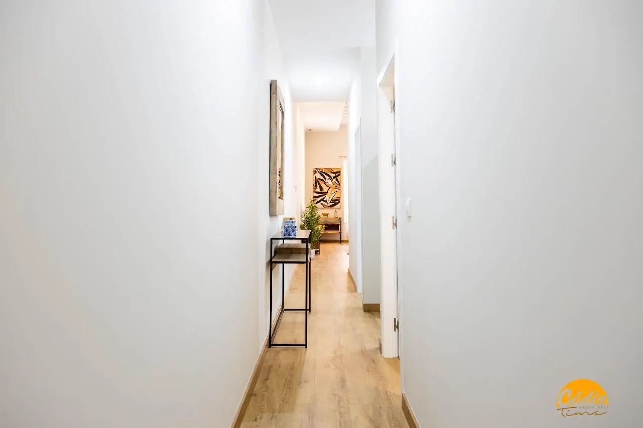 Carpenter'S Home By Cadiz Time Ισπανία