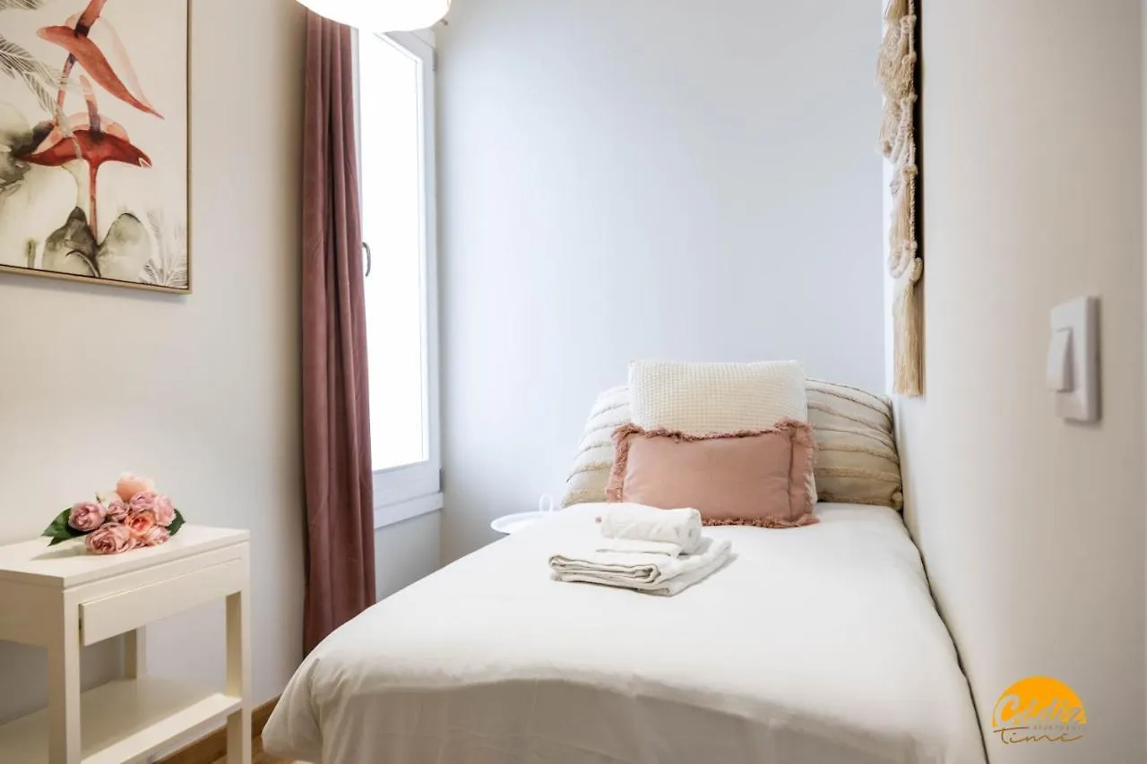 Carpenter'S Home By Cadiz Time Espanha